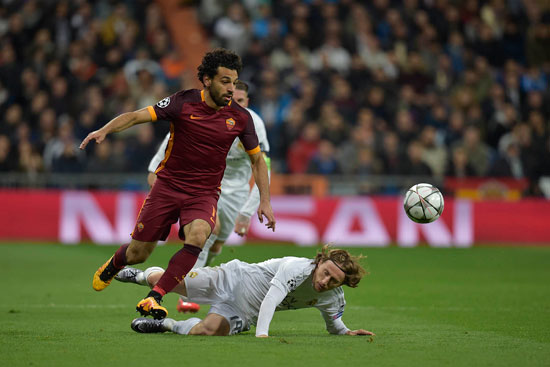 محمد صلاح يودع دورى الأبطال مع روما بعد السقوط أمام ريال مدريد (41)