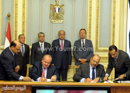 مجلس الوزراء توقيع اتفاقيات (7)