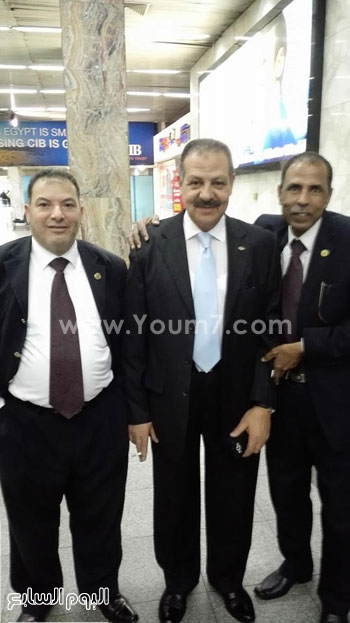  تكريم مدير إدارة الجمرك بمطار القاهرة لبلوغه السن القانونية للمعاش (3)