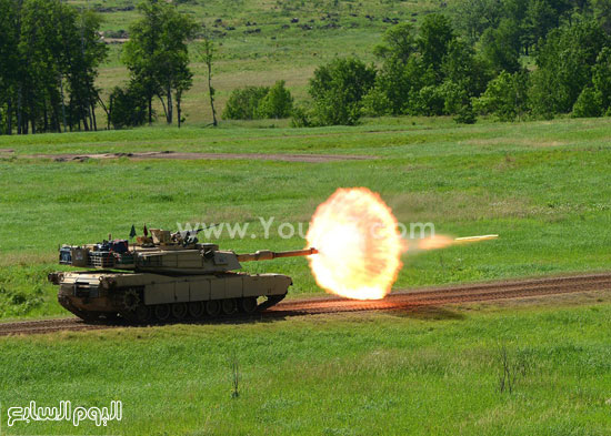 	دبابة تقوم بإطلاق بعض القذائف -اليوم السابع -4 -2015