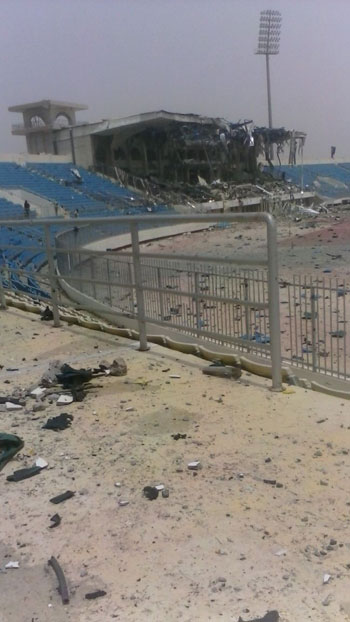 جانب من الدمار الذى تعرض له الملعب جراء القصف -اليوم السابع -4 -2015