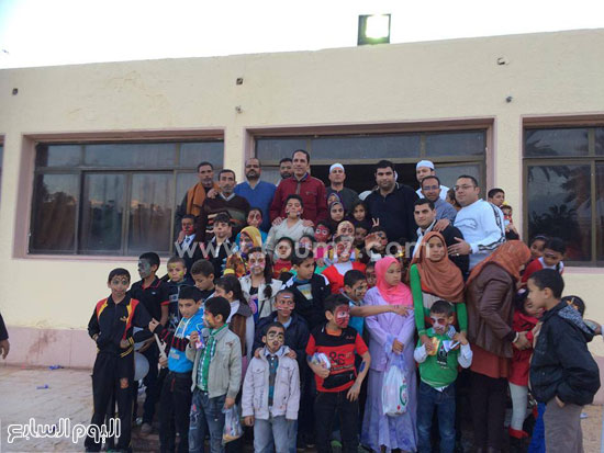 صورة جماعية للمشاركين فى حفل الأيتام -اليوم السابع -4 -2015
