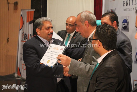 يكرم عمرو سعده رئيس رابطة الصحفيين-  اليوم السابع -4 -2015