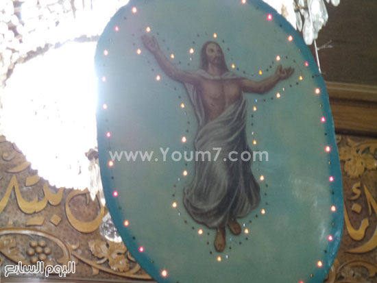 صورة السيد المسيح مضيئة داخل المطرانية -اليوم السابع -4 -2015