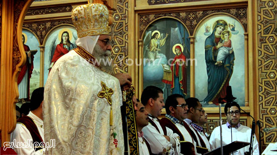 الأنبا سرافييم كاهن كنيسة الأنبا بيشوى بالإسماعيلية  -اليوم السابع -4 -2015