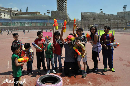 الأطفال فى لحظة مرح بالنادى الأهلى  -اليوم السابع -4 -2015