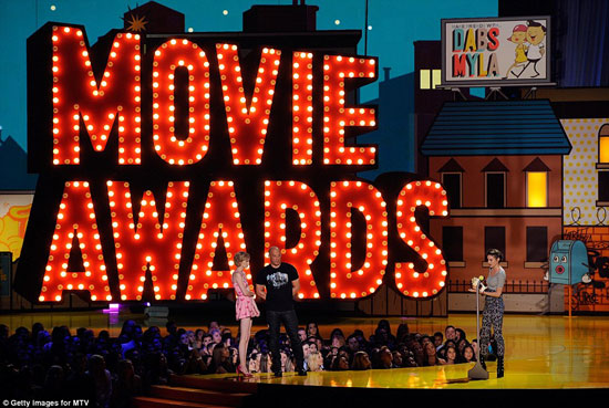 	خلال حفل توزيع جوائز “MTV Movie Awards “ -اليوم السابع -4 -2015