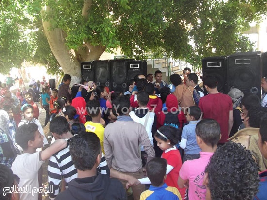 	جانب من احتفالات الأطفال بالساحة الشعبية بالخارجة  -اليوم السابع -4 -2015