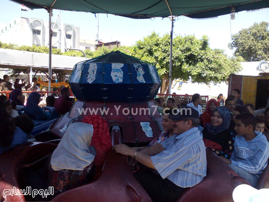 الأهالى يشاركون الأطفال بالاحتفال بشم النسيم -اليوم السابع -4 -2015
