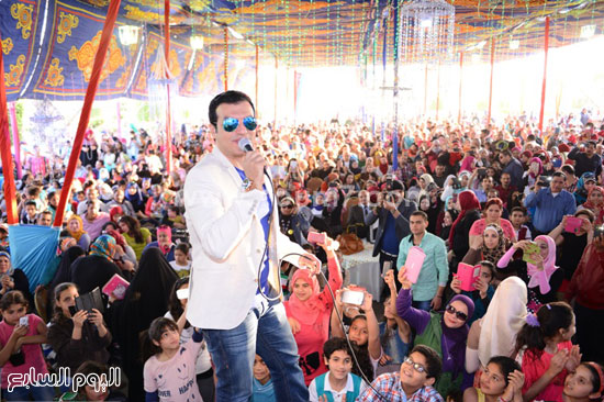 إيهاب توفيق يغنى وسط الآلاف من جمهوره -اليوم السابع -4 -2015