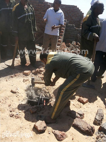 جانب من عملية الإزالة -اليوم السابع -4 -2015