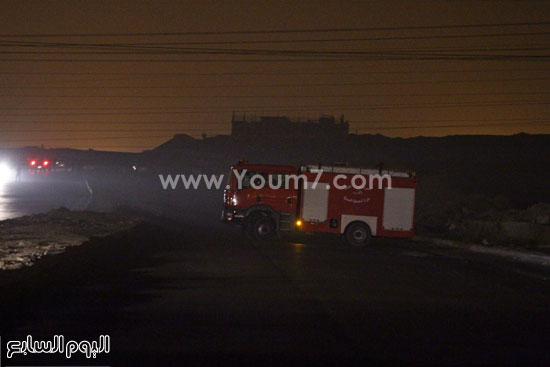 	قوات الحماية المدنية تدفع بسيارتها لمحيط حادث انفجار برجى كهرباء بالإنتاج الإعلامى -اليوم السابع -4 -2015