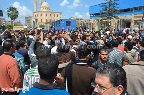 تظاهرة أمام بوابة الاستاد الرياضى -اليوم السابع -4 -2015