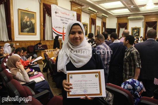 	إحدى الطالبات الفائزات بمسابقة القرآن الكريم -اليوم السابع -4 -2015