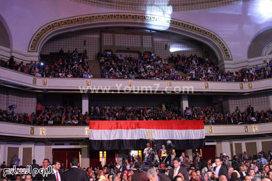 حضور كثيف من جانب طلاب جامعة القاهرة بالحفل -اليوم السابع -4 -2015