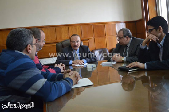جانب من اجتماع شريف حبيب مع أعضاء مجلس إدارة المحلة  -اليوم السابع -4 -2015