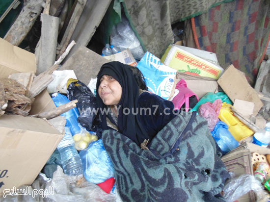 	ليلى تسكن وسط القمامة بالشارع -اليوم السابع -4 -2015
