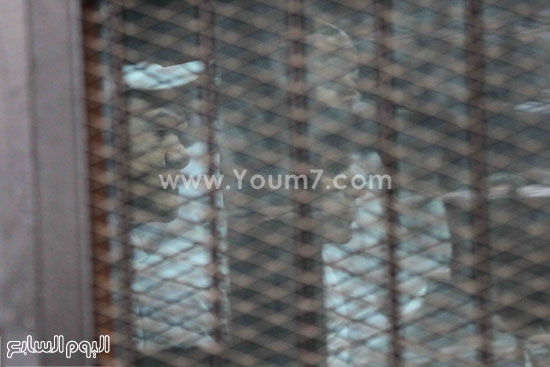	أحد المتهمين داخل قفص الاتهام  -اليوم السابع -4 -2015