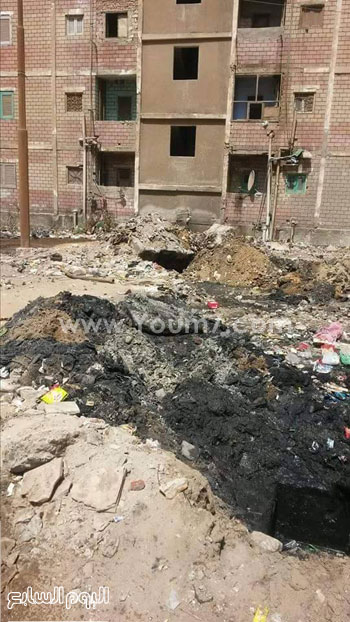 آثار الطفح للصرف الصحى بشوارع الصف -اليوم السابع -4 -2015