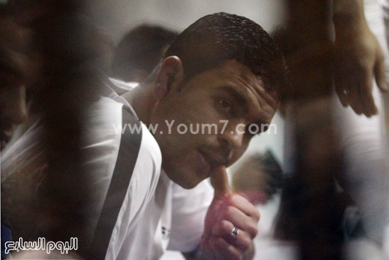 	عدد من متهمى مجزرة بورسعيد داخل قفص الاتهام -اليوم السابع -4 -2015