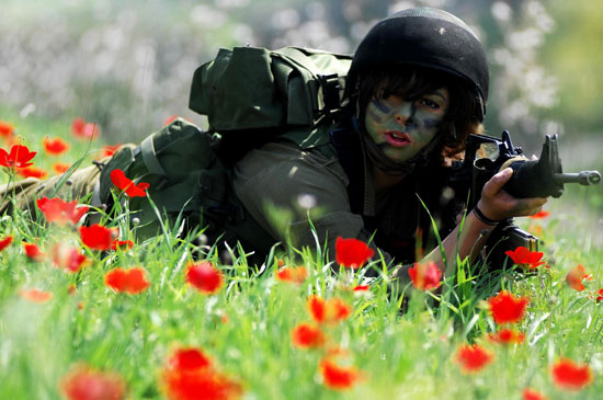 	إحدى مجندات الجيش الإسرائيلى -اليوم السابع -4 -2015