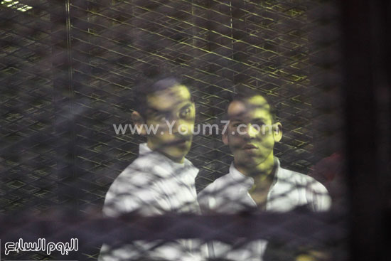 	المتهمون داخل قفص الاتهام -اليوم السابع -4 -2015