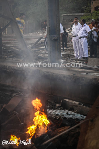 	رجال الأمن وجهود للسيطرة على الحريق -اليوم السابع -4 -2015