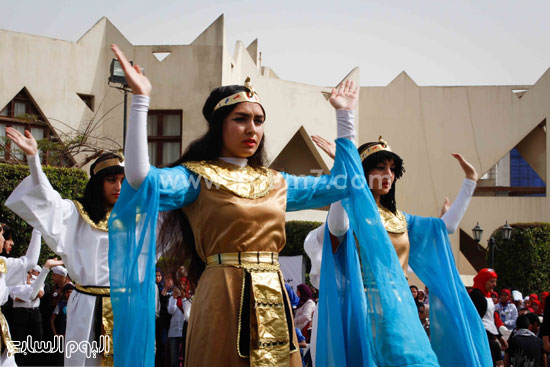  جانب من العرض الفرعونى فى افتتاح المهرجان -اليوم السابع -4 -2015