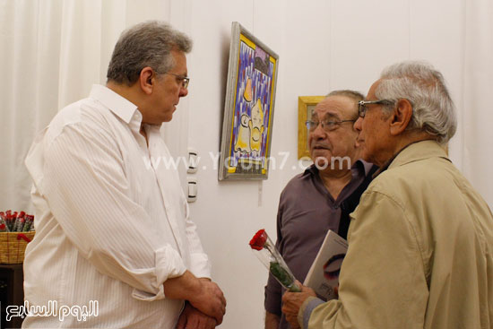 إيهاب عطوان مع زوار المعرض -اليوم السابع -4 -2015
