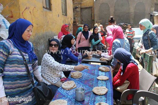 المشاركون يتناولون الإفطار الجماعى -اليوم السابع -4 -2015