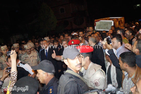 	الشرطة العسكرية أثناء تنظيم المشيعين -اليوم السابع -4 -2015