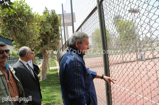 وزير الشباب يتفقد الملاعب بمركز شباب الجزيرة -اليوم السابع -4 -2015