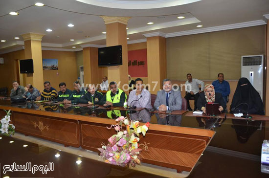 جانب من المسعفين والإعلاميين -اليوم السابع -4 -2015