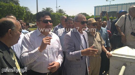 الوزير وقيادات المحافظة يتابعون إجراءات الانتشال  -اليوم السابع -4 -2015