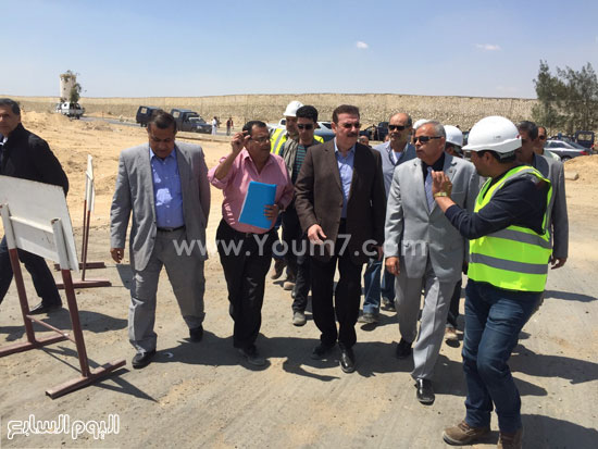 وزير النقل ومحافظ السويس يتفقدان المشروع -اليوم السابع -4 -2015