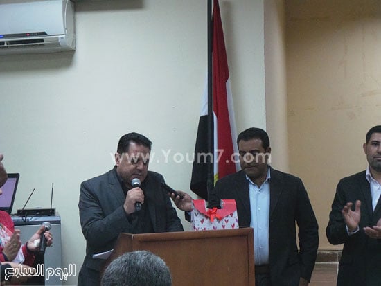  مديرالإذاعة بجنوب سيناء اسامة عفيفى اثناء تقديم الفقرات الحفل -اليوم السابع -4 -2015