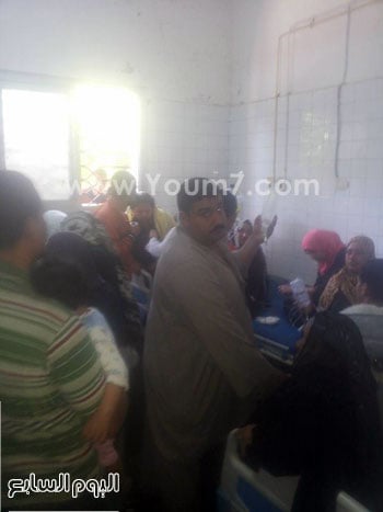 	مواطنون داخل استقبال مستشفى الابراهيمية -اليوم السابع -4 -2015