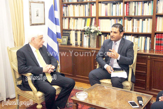 رئيس اليونان مع الزميل يوسف أيوب -اليوم السابع -4 -2015
