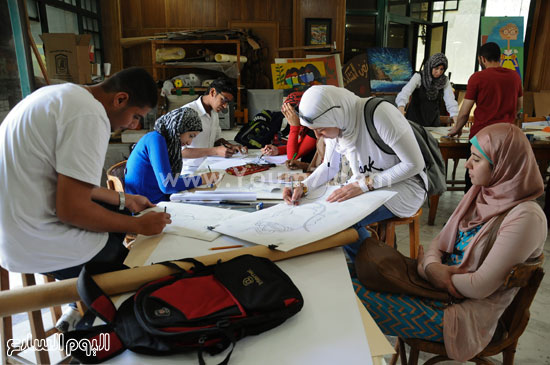	 طلاب جامعة القاهرة خلال ورشة عمل الفنون التشكيلية  -اليوم السابع -4 -2015