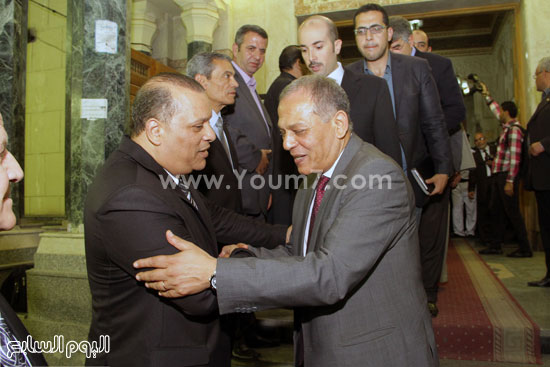 محمد أنور السادات خلال تقديم العزاء بوالدة الفضالى -اليوم السابع -4 -2015