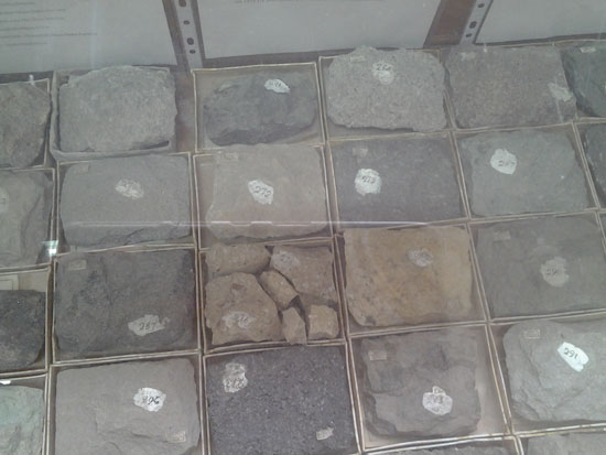 صخور ومعادن صخرية معروضة بالمتحف -اليوم السابع -4 -2015