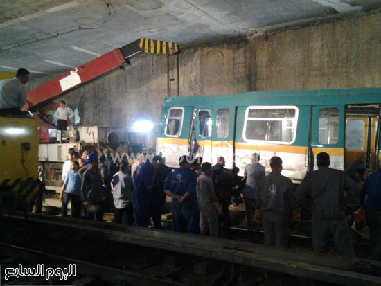 	الأوناش ترفع حطام عربتى مترو العباسية الأولى والثانية  -اليوم السابع -4 -2015