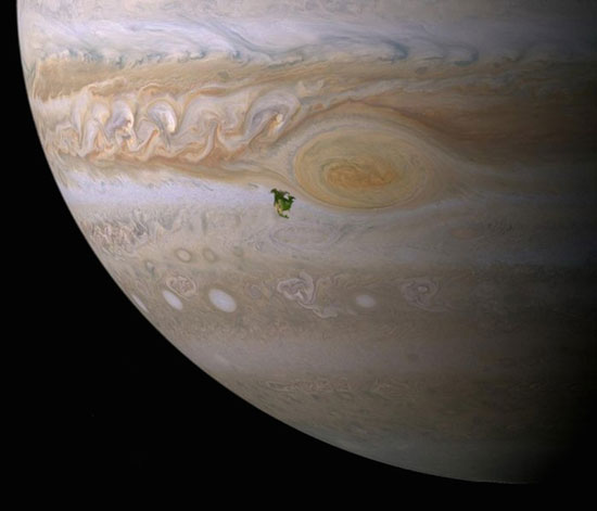 10 صور مروعة تظهر الحجم الحقيقي لكوكب الأرض