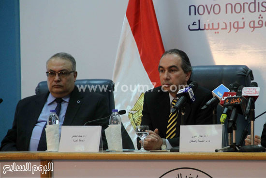 الدكتور خالد زكريا محافظ الجيزة خلال المؤتمر الصحفى  -اليوم السابع -4 -2015