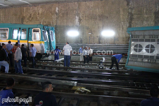  مسئولو شركة المترو يتابعون عمليات رفع الحطام -اليوم السابع -4 -2015