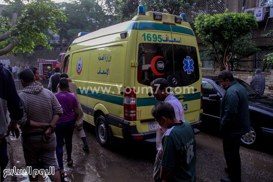 سيارات الإسعاف هرعت إلى مكان الحادث -اليوم السابع -4 -2015
