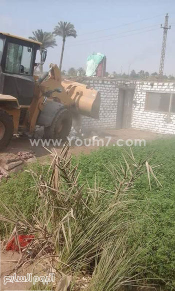 1-إزالة تعديات البناء على الأراضى الزراعية  -اليوم السابع -4 -2015