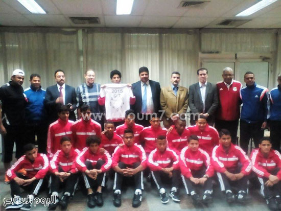 صورة تذكارية لمجلس منطقة القاهرة مع اللاعبين -اليوم السابع -4 -2015