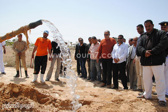 1- محافظ يتابع اكتشاف وإزالة أحد التعديات لسرقة مياه الشرب -اليوم السابع -4 -2015