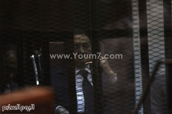 مبارك وجمال أثناء محاكمتهما -اليوم السابع -4 -2015